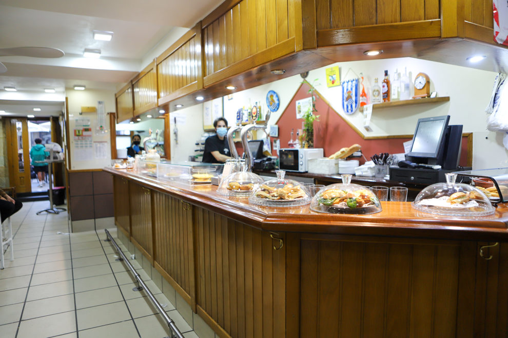 Bar Danena, Zaharrean, Alde Zaharreko Merkatarien Elkartea, Centro Comercial de la Parte Vieja de San Sebastián
