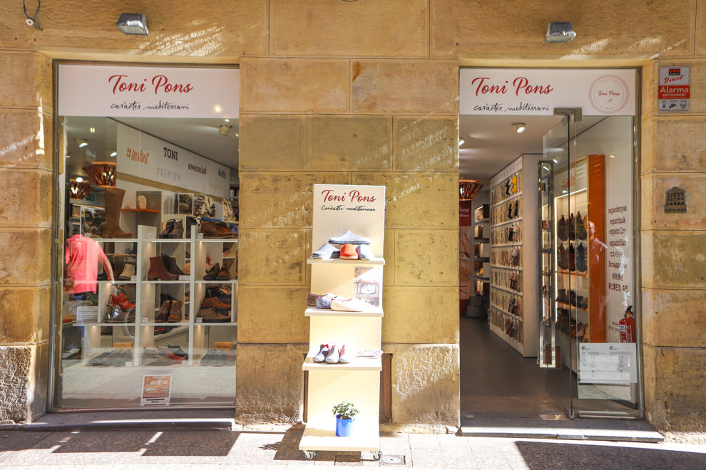 Toni Pons, Zaharrean, Alde Zaharreko Merkatarien Elkartea, Centro Comercial de la Parte Vieja de San Sebastián