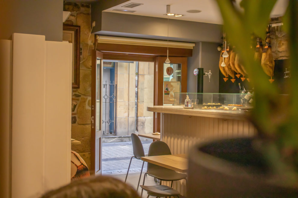 RESTAURANTE CASA UROLA, Zaharrean, Alde Zaharreko Merkatarien Elkartea, Centro Comercial de la Parte Vieja de San Sebastián