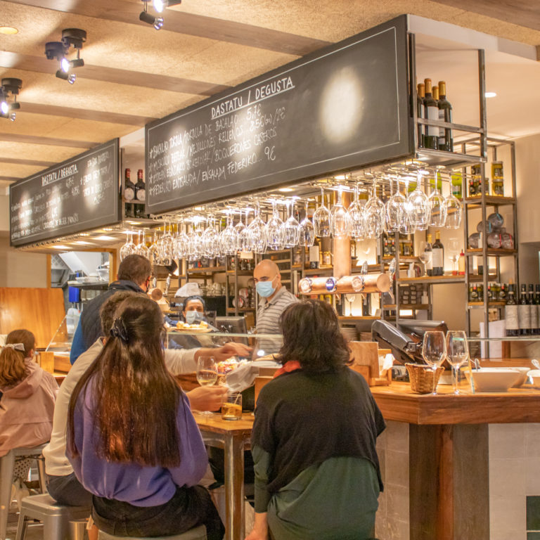 FEDERIKO TABERNA, Zaharrean, Alde Zaharreko Merkatarien Elkartea, Centro Comercial de la Parte Vieja de San Sebastián