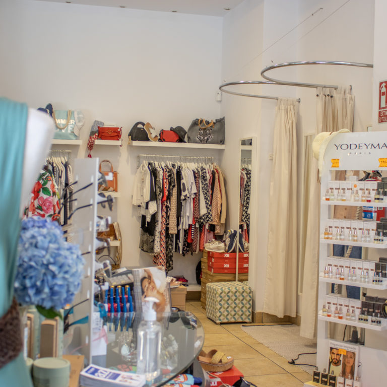 OLAIA BELLEZA Y MODA, Zaharrean, Alde Zaharreko Merkatarien Elkartea, Centro Comercial de la Parte Vieja de San Sebastián