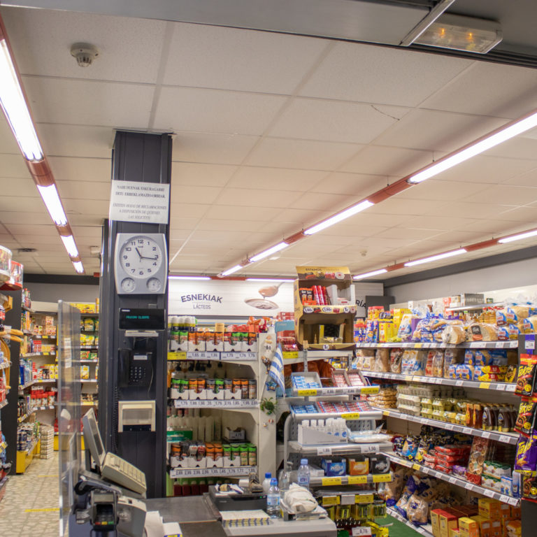 BM Urban, Zaharrean, Alde Zaharreko Merkatarien Elkartea, Centro Comercial de la Parte Vieja de San Sebastián